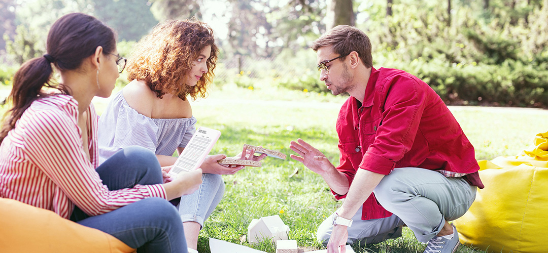 Leadership and team building outside